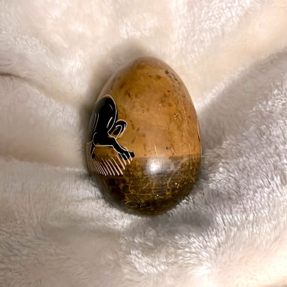 🦛 AFRICAN HAND CRAFTED BROWN/BLACK ETCHED HIPPO DECORATIVE STONE EGG by KENYA - Picture 3 of 8